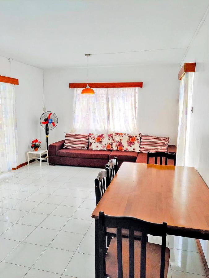 Coconut Bay Apartments Flic en Flac Exterior foto